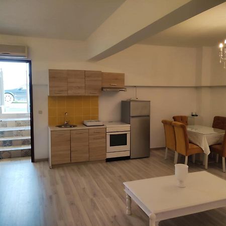 Superior Chic Family Apartment Калампака Екстериор снимка