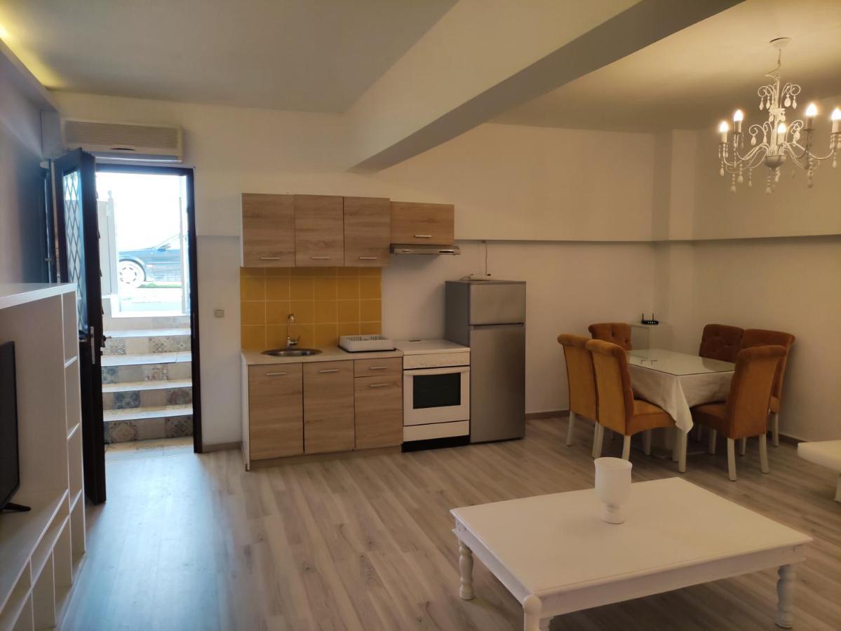 Superior Chic Family Apartment Калампака Екстериор снимка